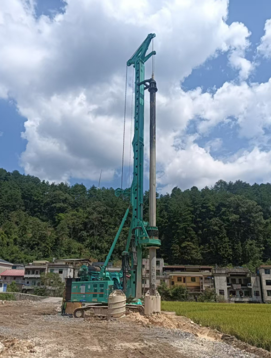 逆势而上，上海金泰大型旋挖钻机凭实力破局基建寒冬